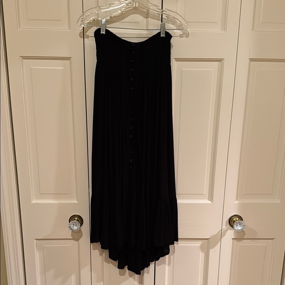 Chic Black Button-Down Maxi Skirt